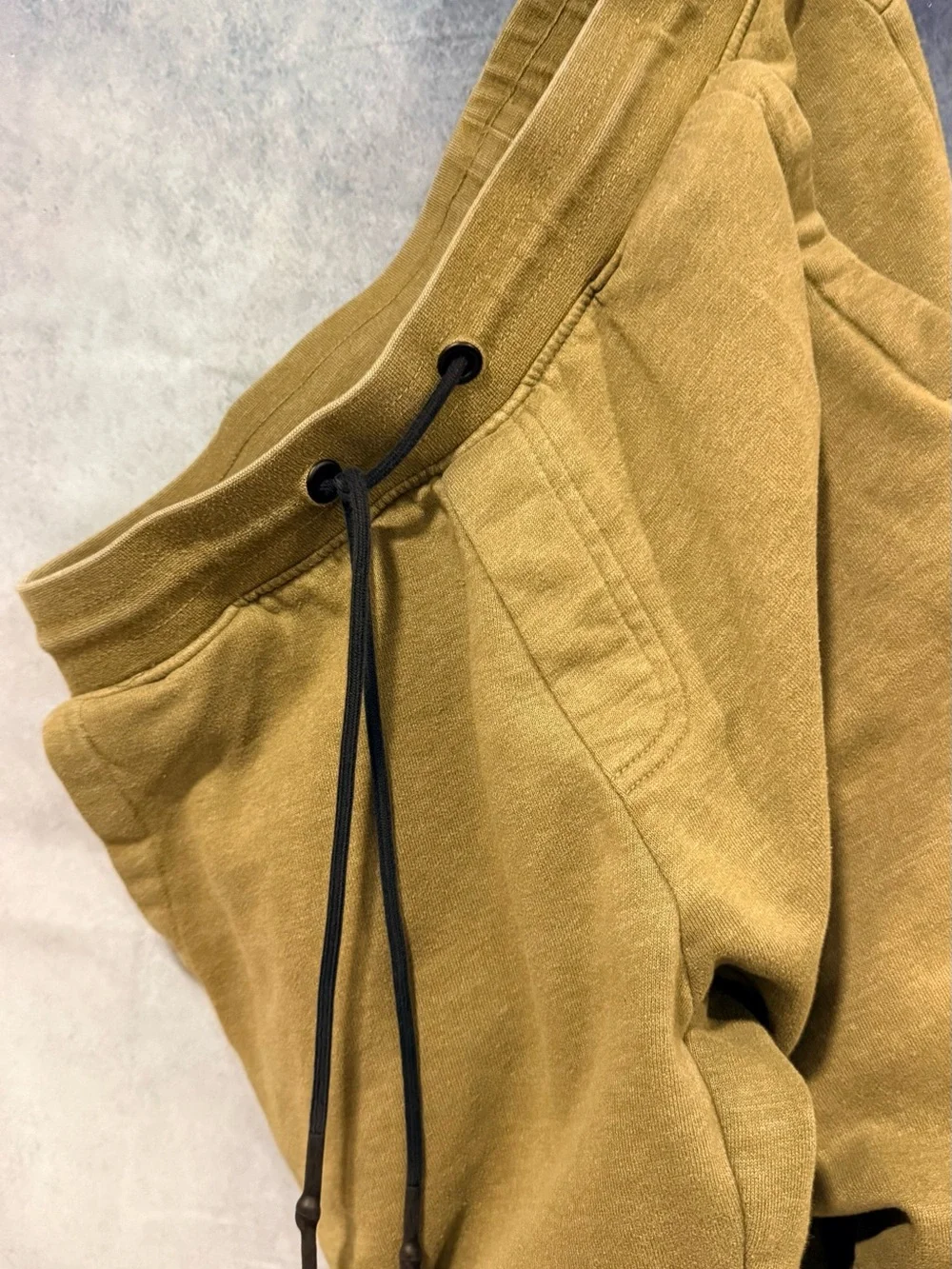 Rogue Tan Fleece-Lined Sweatpants Men’s large